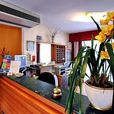 シスト V 3* ローマ