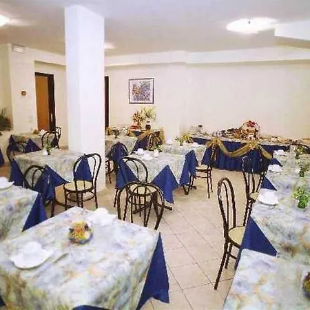 מלון Sisto V 3*