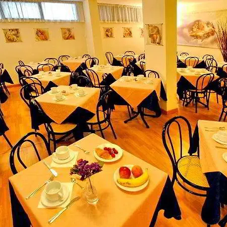 西斯托弗酒店 3*